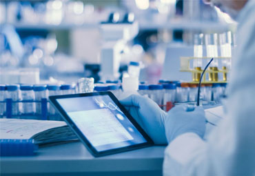 Universidad impulsa creación de nuevo centro de investigación en biomedicina, biotecnología y bienestar